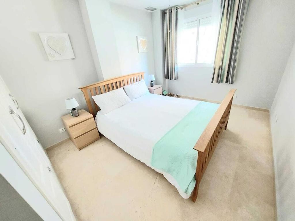 Duquesa Fairways, A Spacious Apartment With Fabulous Views And Facilities Manilva Kültér fotó