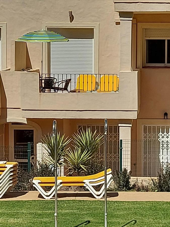 Duquesa Fairways, A Spacious Apartment With Fabulous Views And Facilities Manilva Kültér fotó